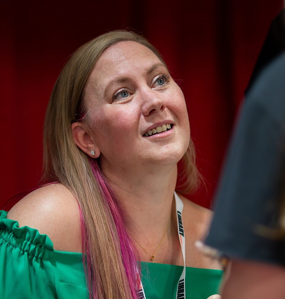 Ребекка Яррос